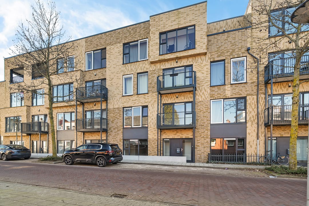 Photo 1 of Dr. Benthemstraat 2-A