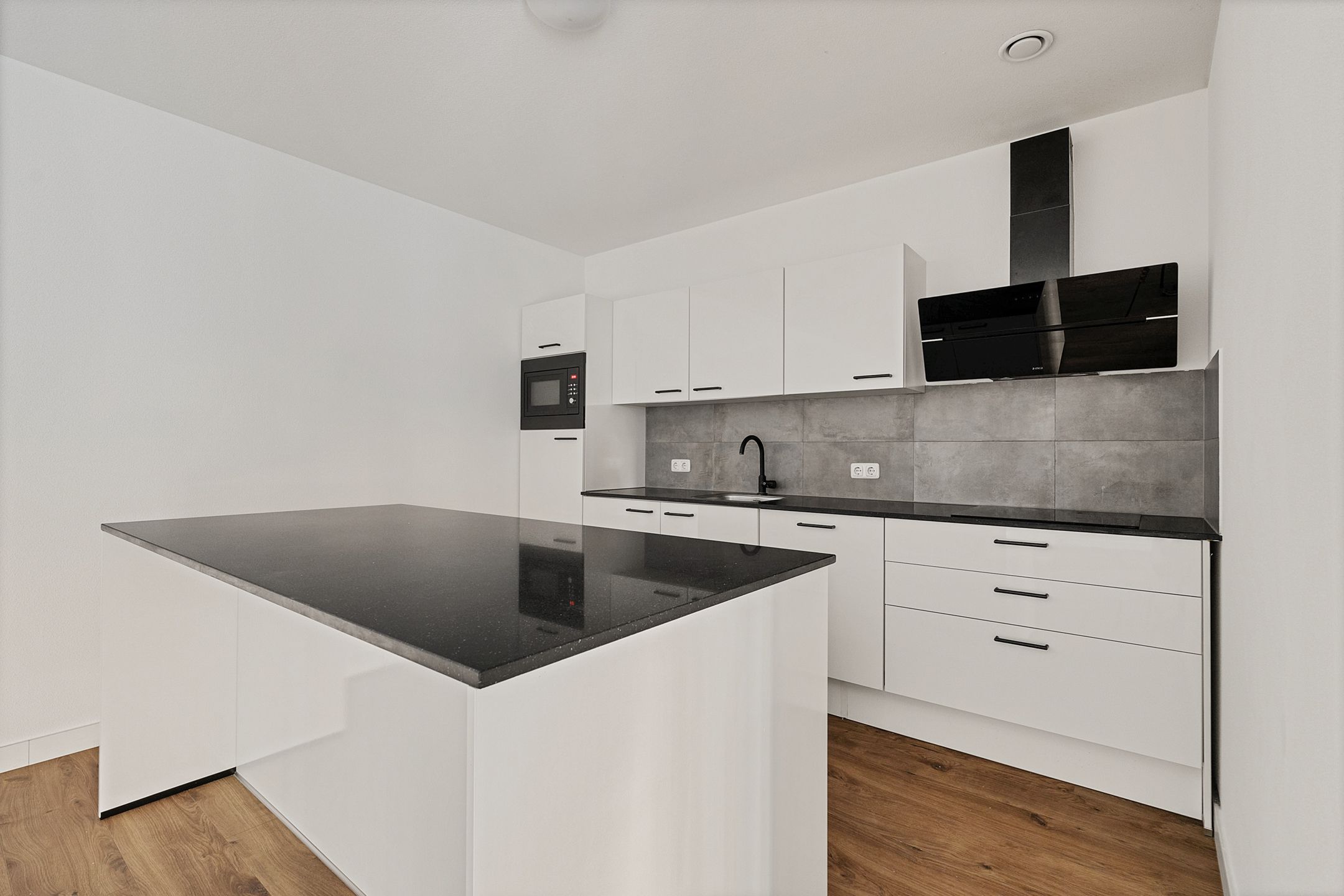 Photo 15 of Dr. Benthemstraat 2-A