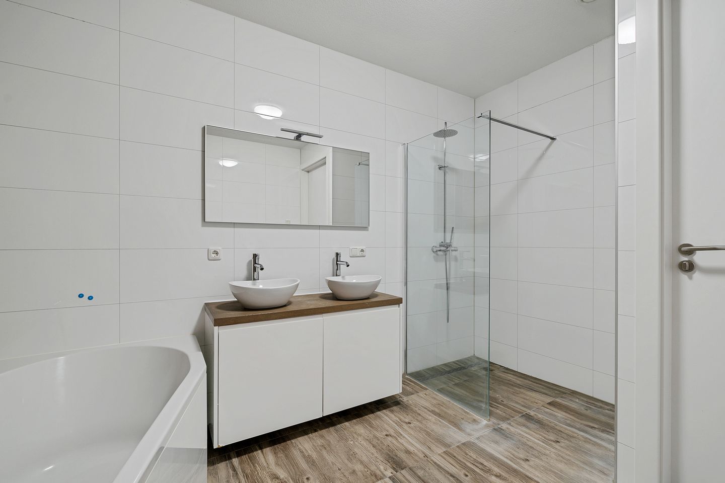 Photo 35 of Dr. Benthemstraat 2-A