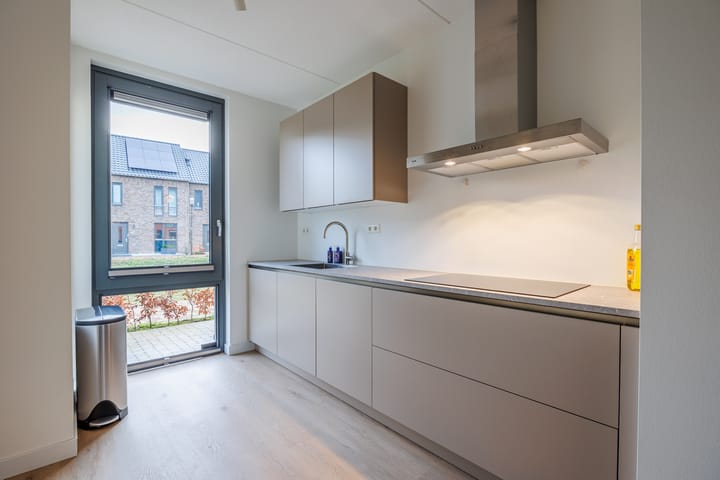 Foto 8 van Fons Rademakerspark 25