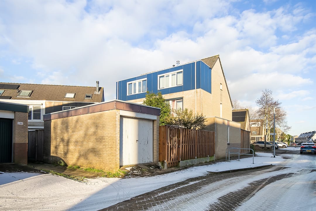 Photo 2 of Van den Broek-erf 242