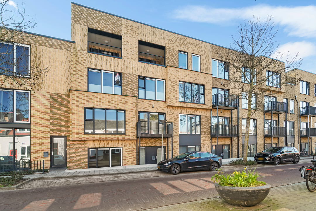 Photo 1 of Dr. Benthemstraat 2-C