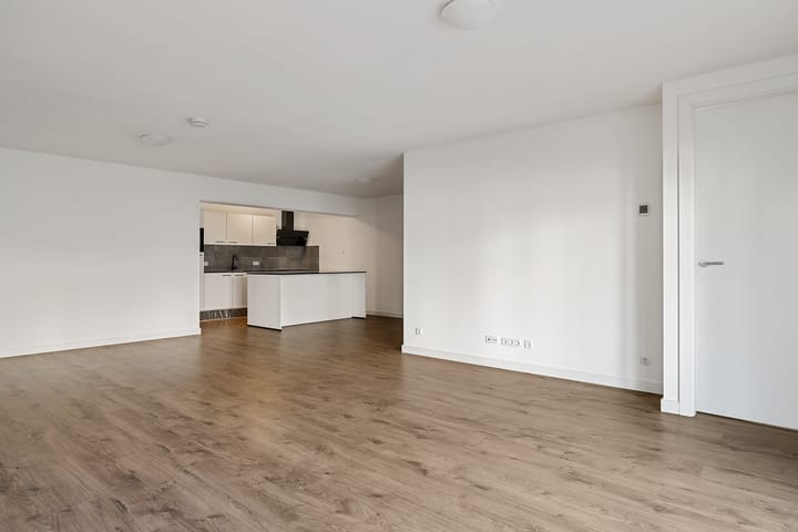 Photo 2 of Dr. Benthemstraat 2-C