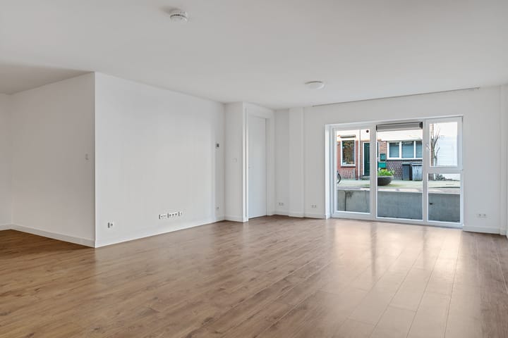 Photo 3 of Dr. Benthemstraat 2-C