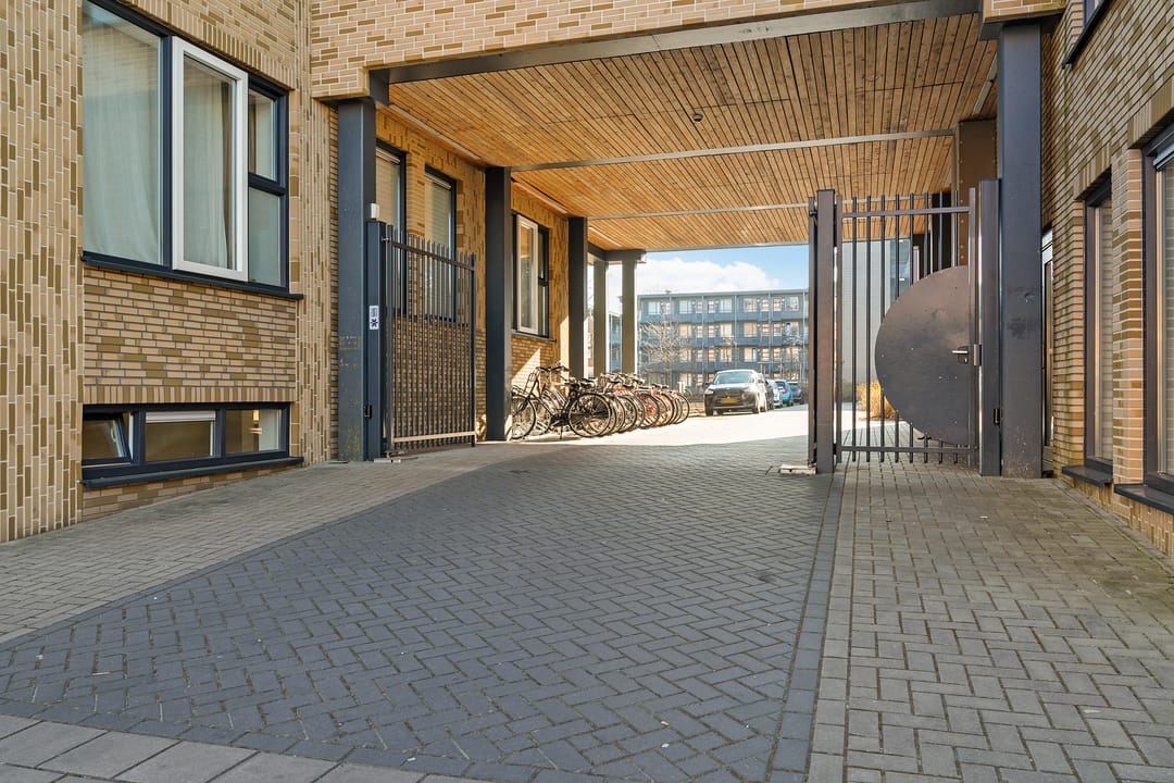 Photo 38 of Dr. Benthemstraat 2-C