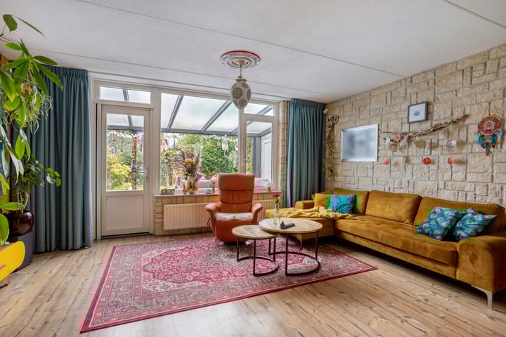 Photo 2 of Marknessestraat 23