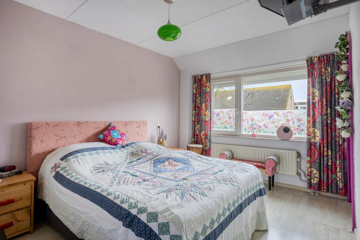 Photo 4 of Marknessestraat 23