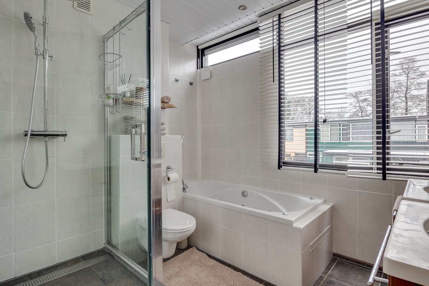 Foto 25 van Travertijn 32