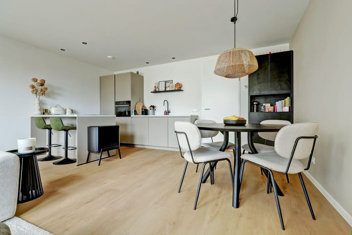 Photo 4 of Oostwal 34-18