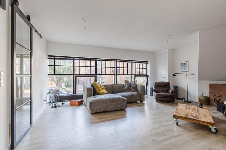 Photo 2 of Czarinastraat 37-C