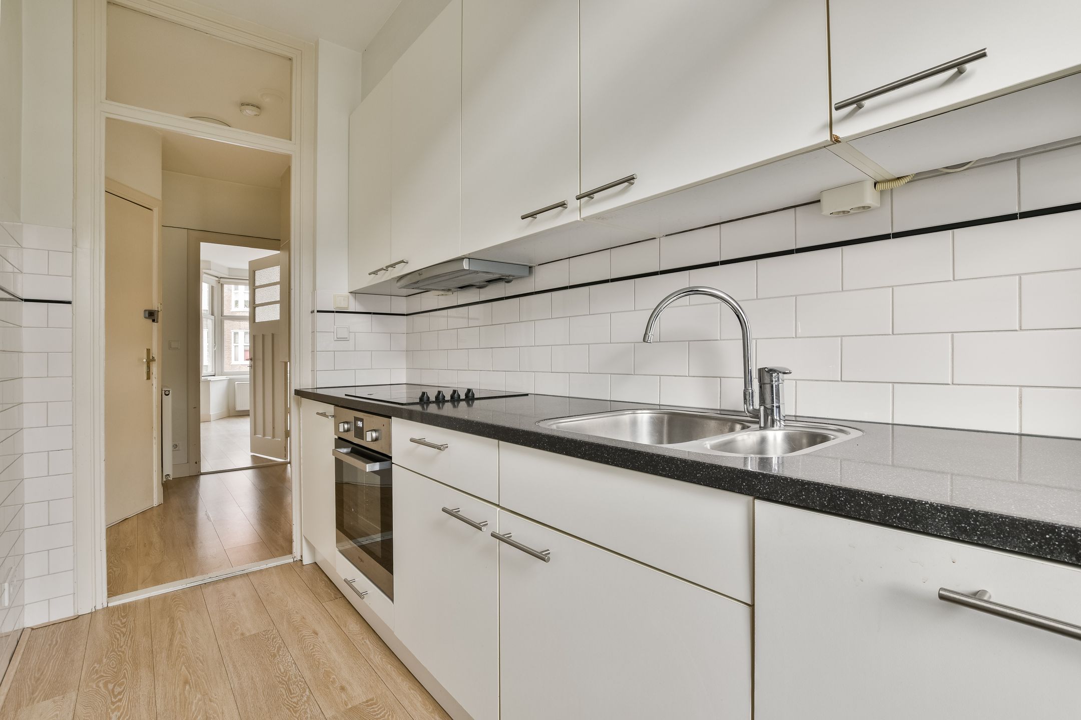 Photo 18 of Van Walbeeckstraat 86-2