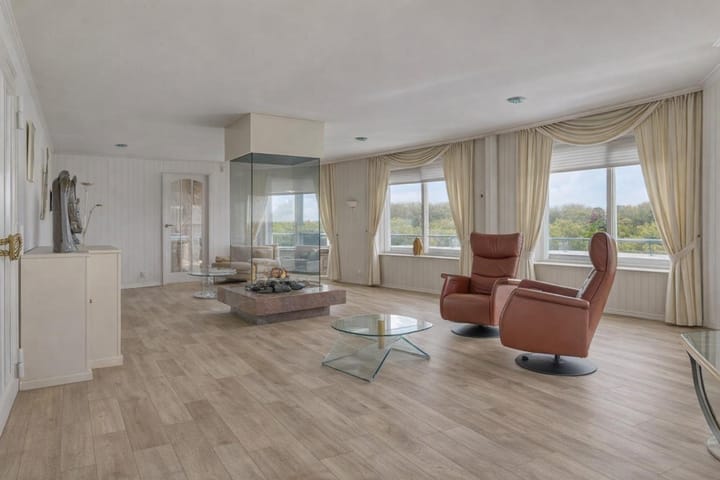 Photo 7 of Leeghwaterstraat 36