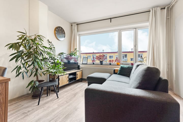 Photo 5 of Wijnbesstraat 99