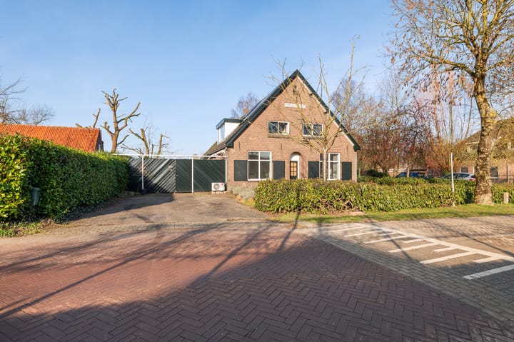 Photo 39 of Klapstraat 202