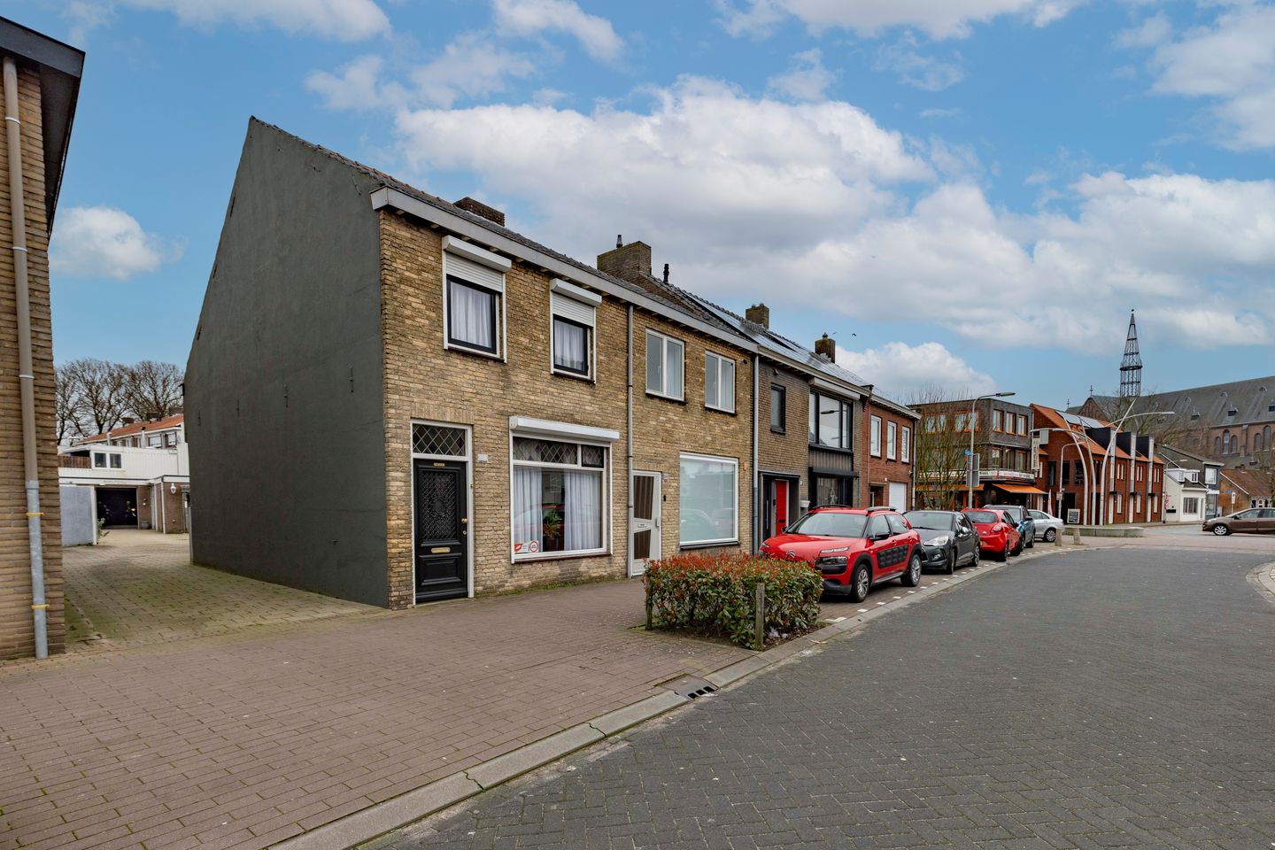 View photo 1 of Hasseltstraat 154