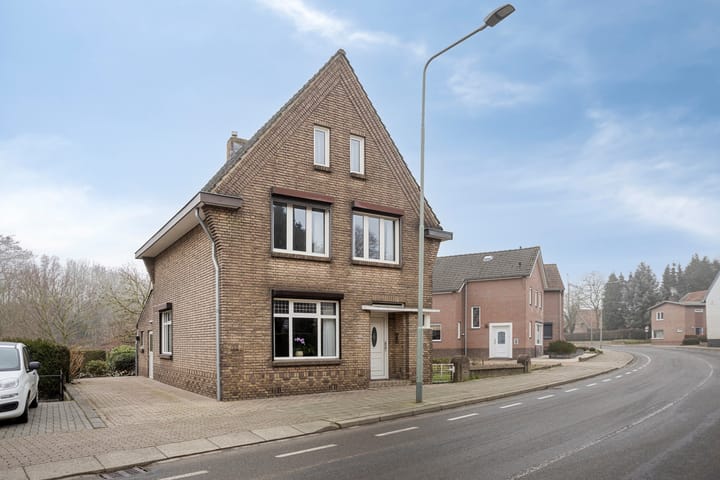 Dorpstraat 104