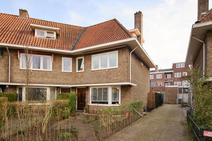 1e Hogeweg 67