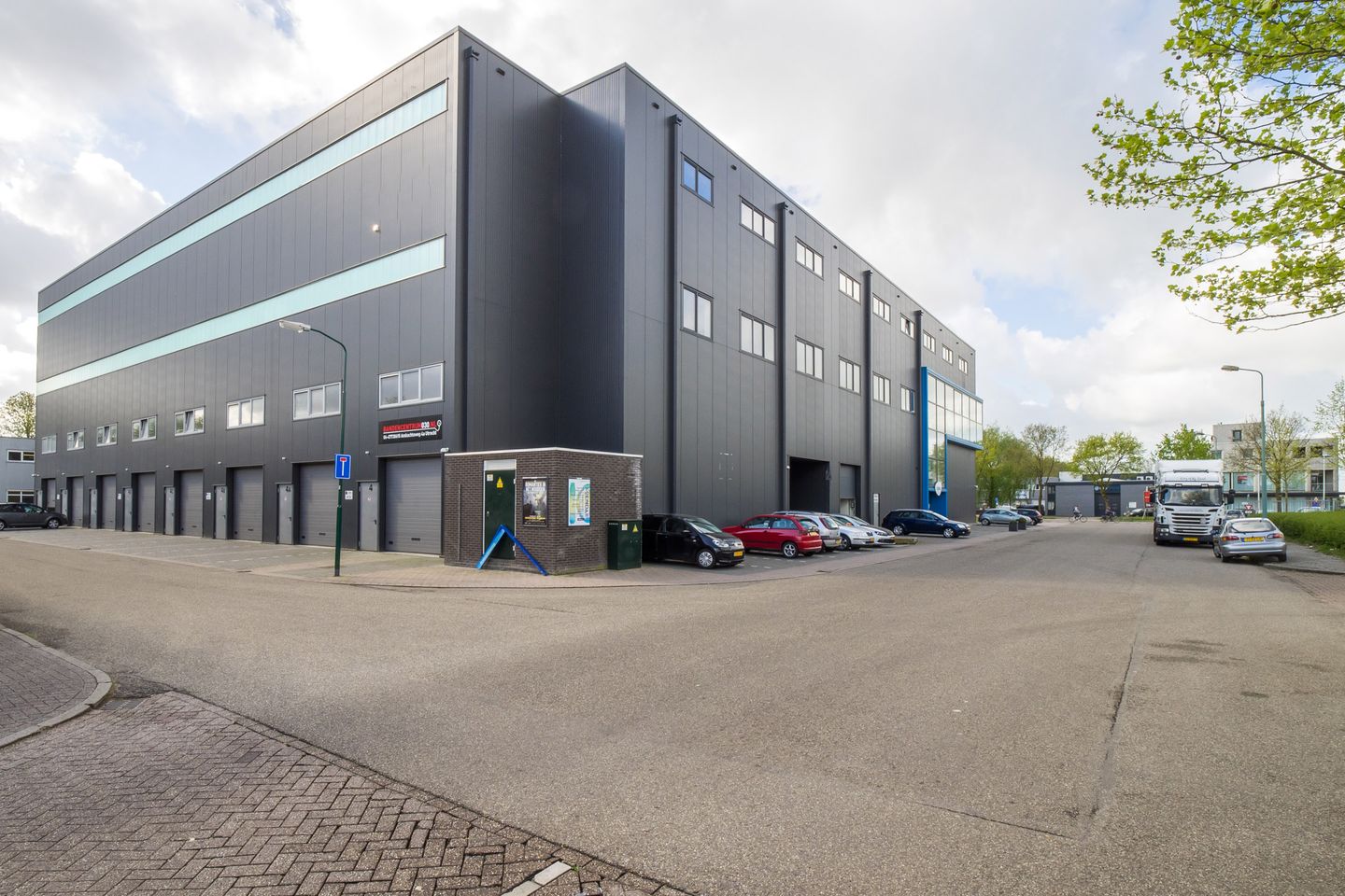 View photo 1 of Ambachtsweg 4