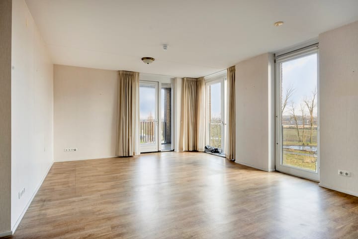 Photo 2 of Koninginnedijk 192