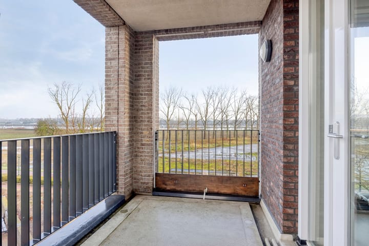 Photo 30 of Koninginnedijk 192