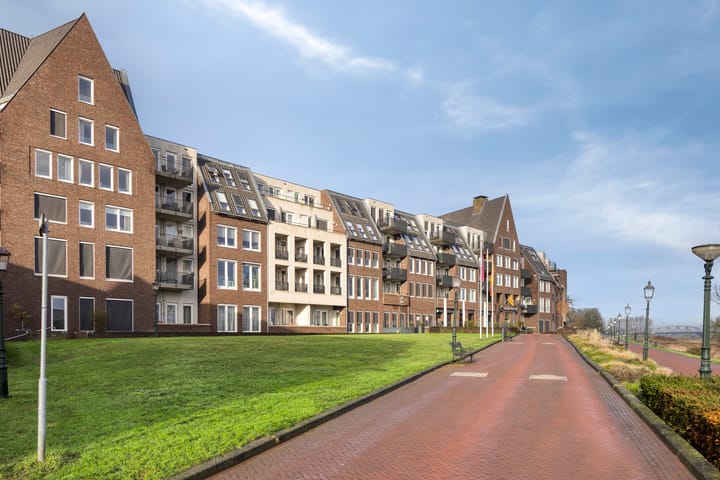 Photo 34 of Koninginnedijk 192