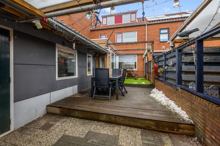 Photo 5 of Ruisdaelstraat 25