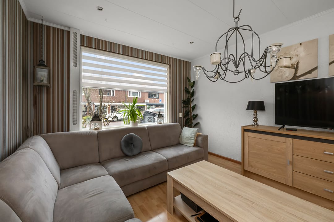 Photo 8 of Ruisdaelstraat 25