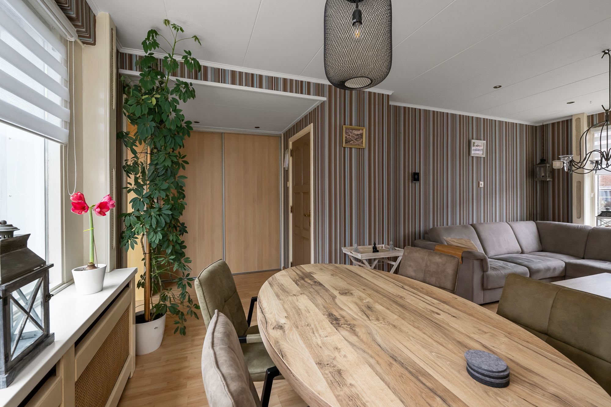 Photo 12 of Ruisdaelstraat 25