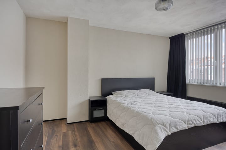 Foto 24 van Lodewijk Roelandtstraat 4