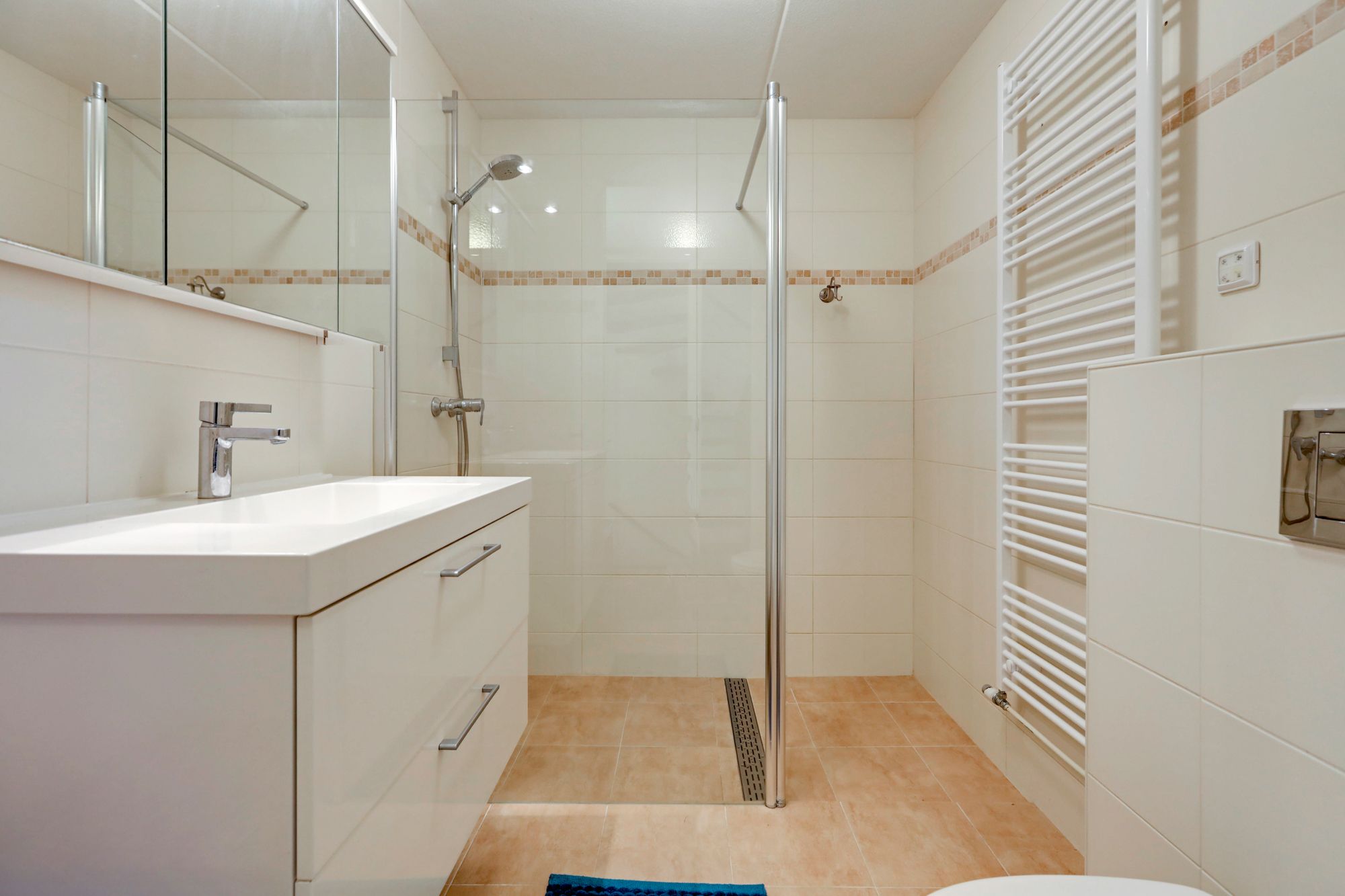 Photo 3 of Golden Delicious 95