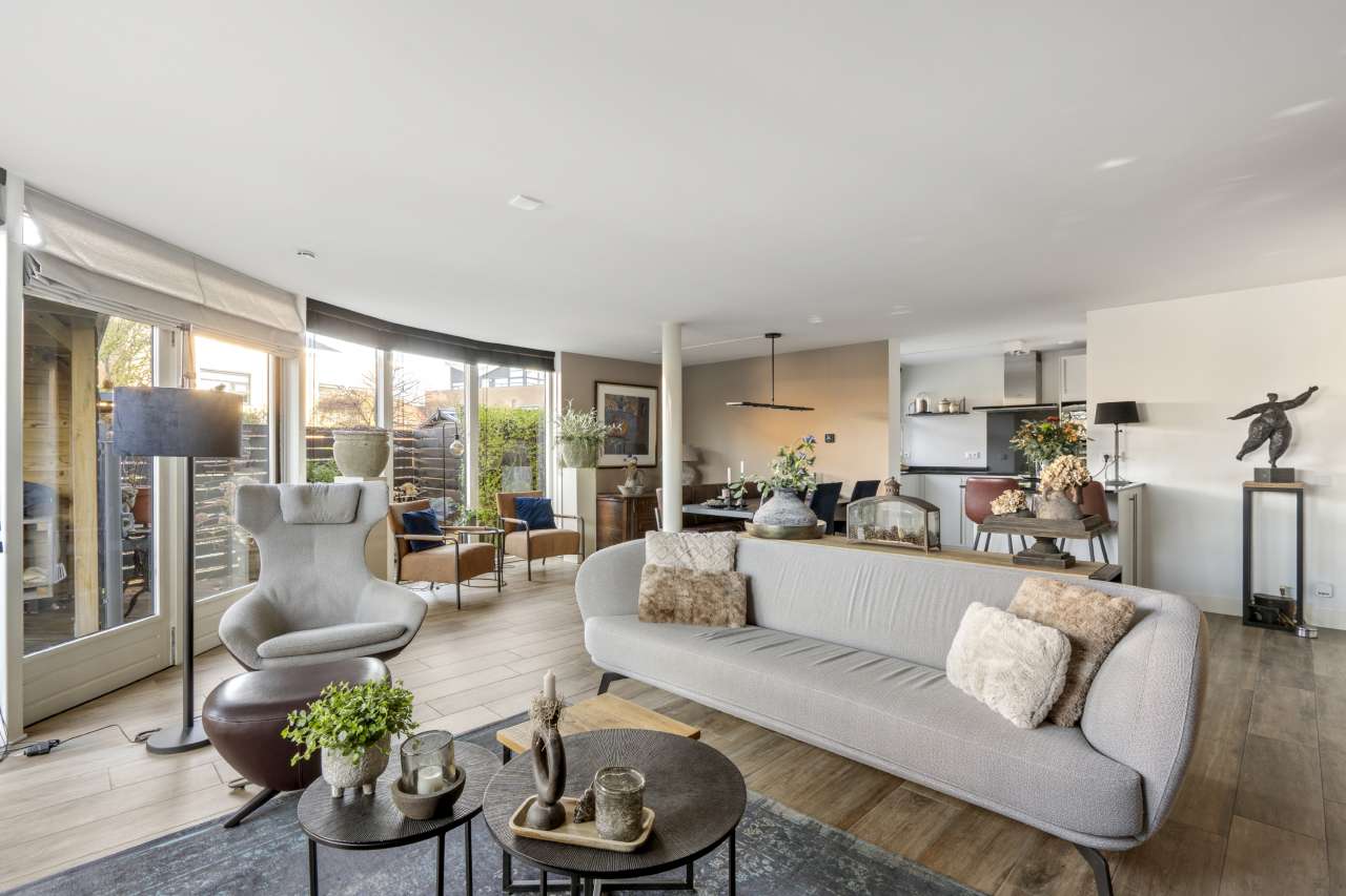 Foto 3 van Papegroet 6