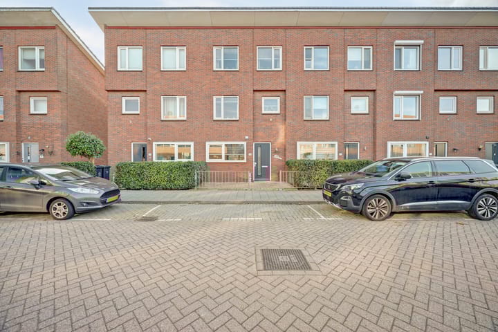 Photo 1 of Beugstraat 68