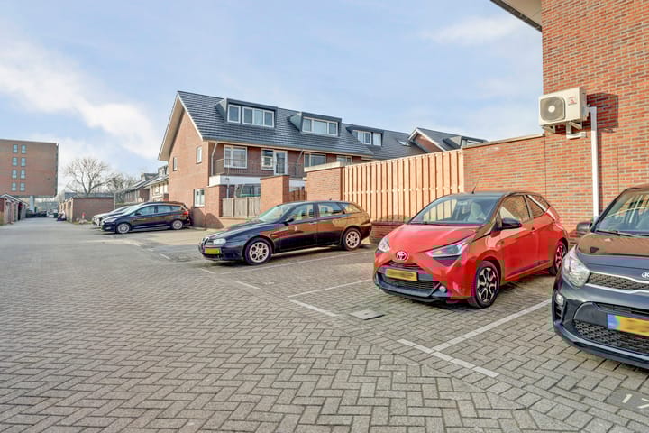 Photo 44 of Beugstraat 68