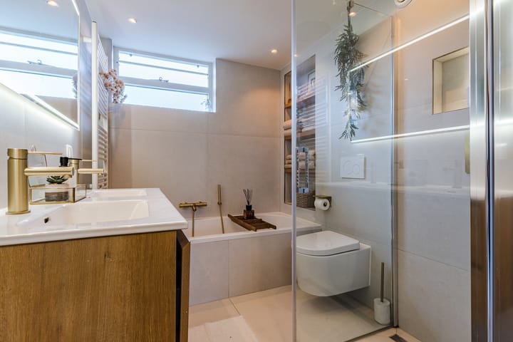 Photo 2 of Diepenbroekstraat 31