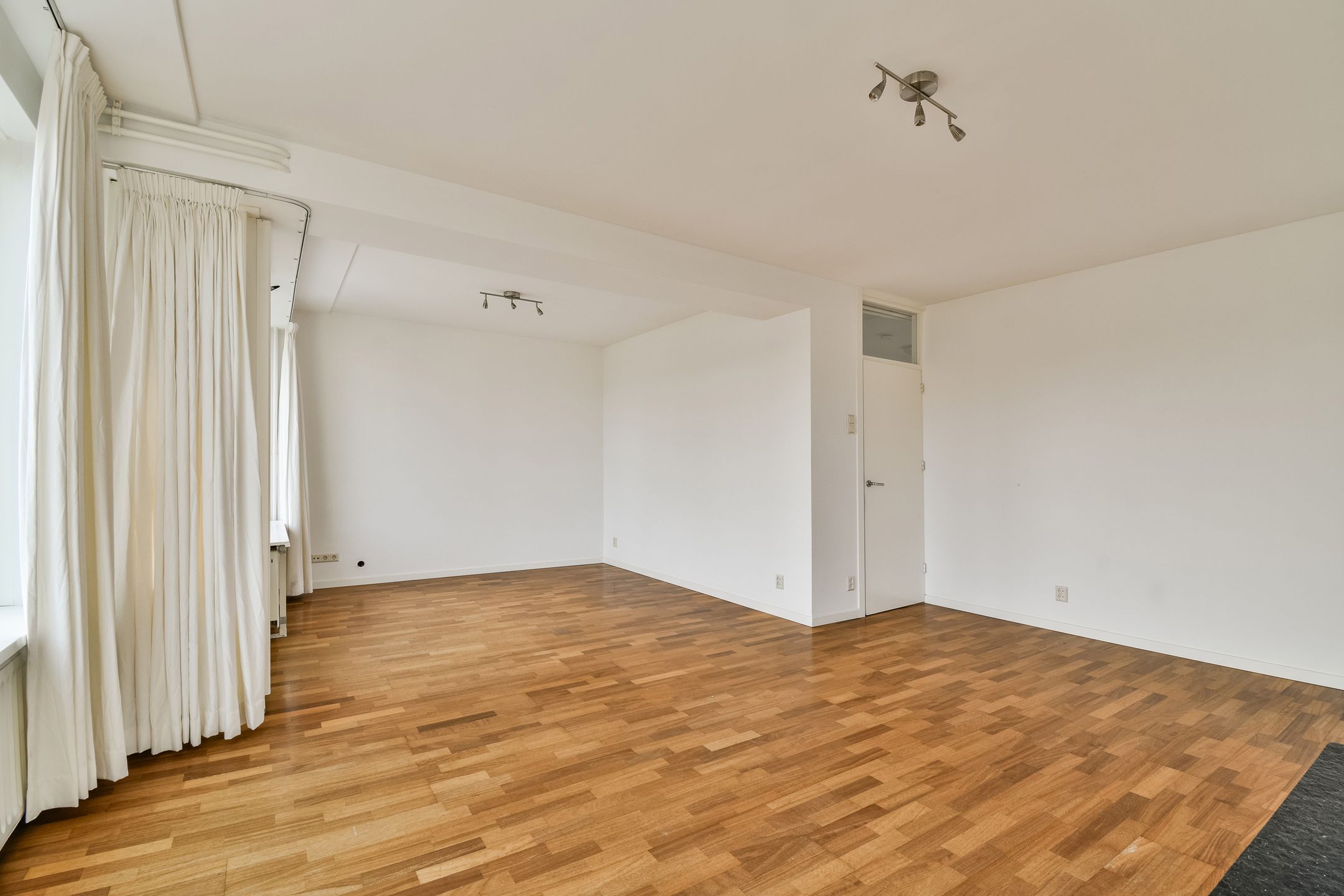 Foto 9 van De Lairesselaan 165