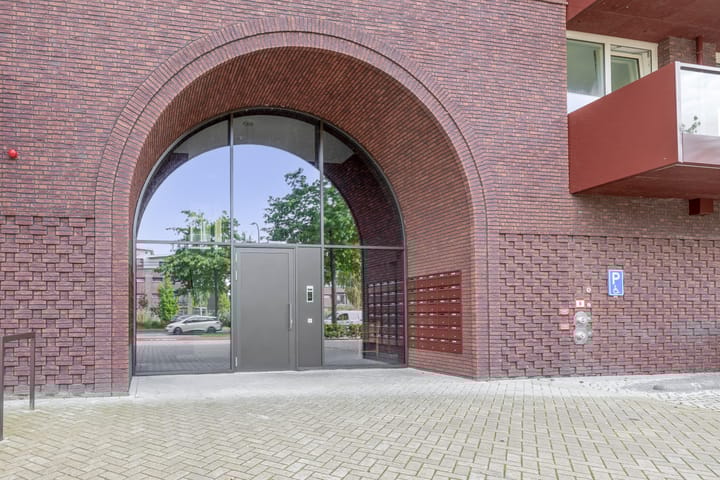 Photo 8 of Fascinatio Boulevard 704-L