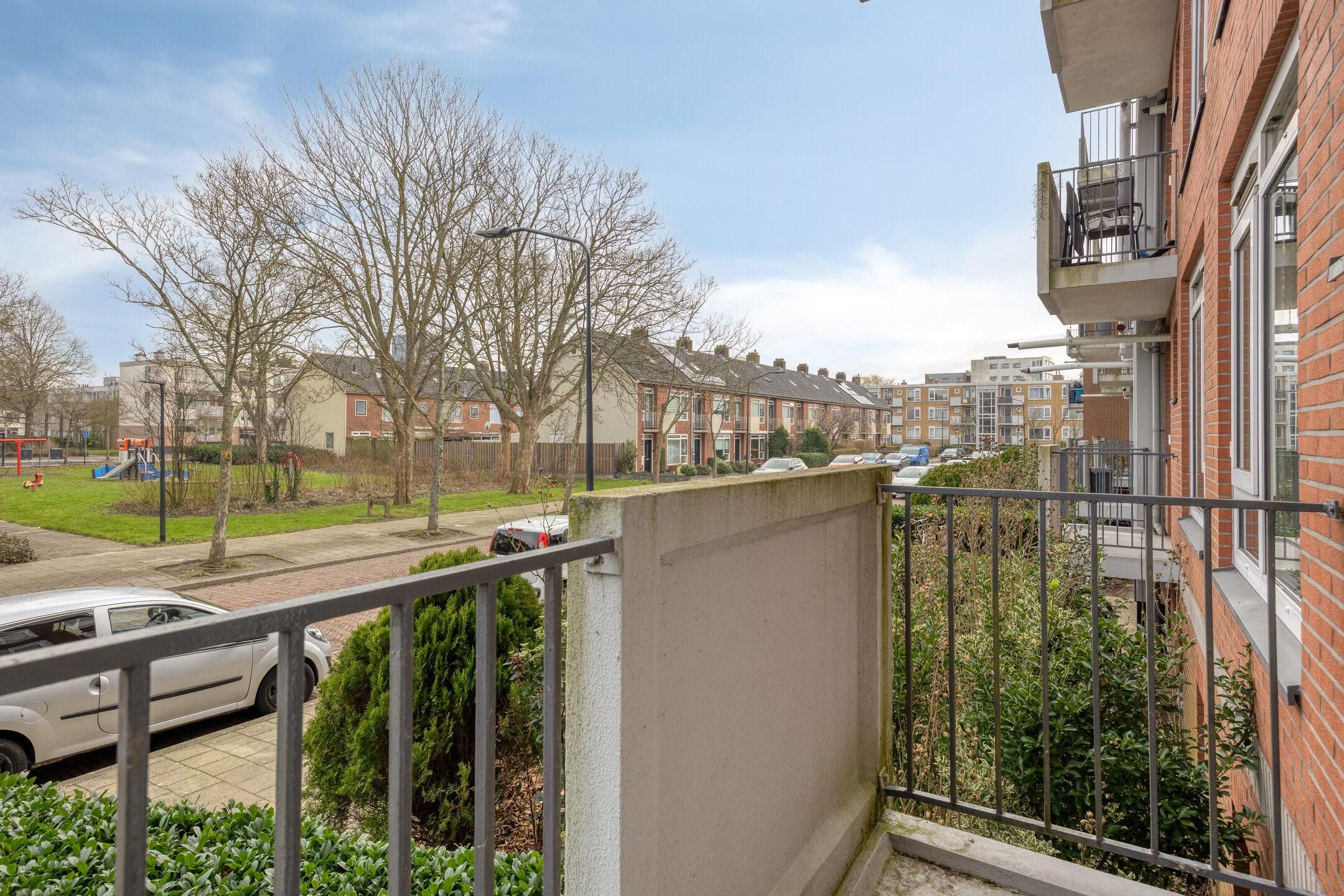 Photo 18 of Peter van Anrooystraat 31