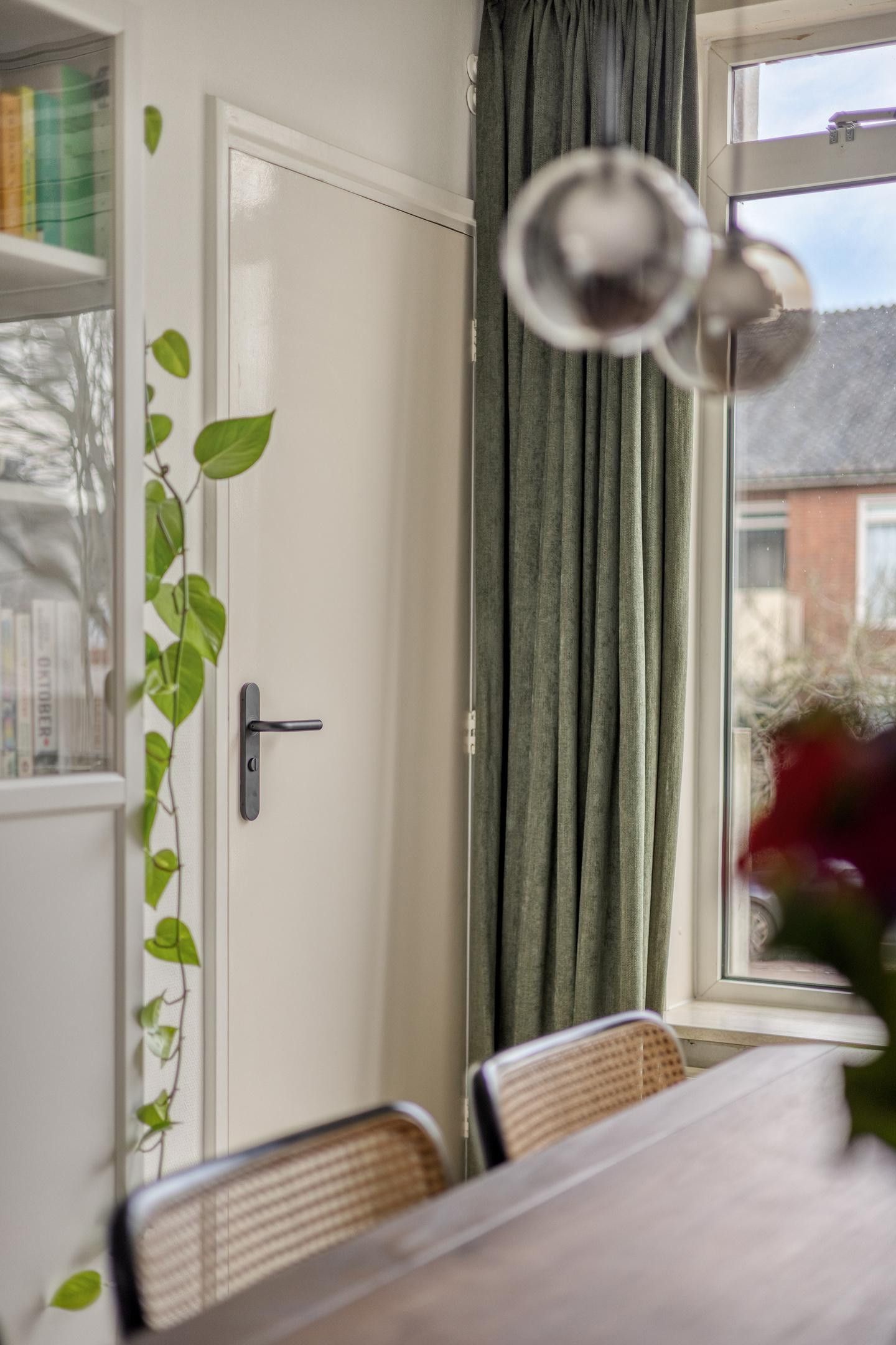 Photo 15 of Peter van Anrooystraat 31
