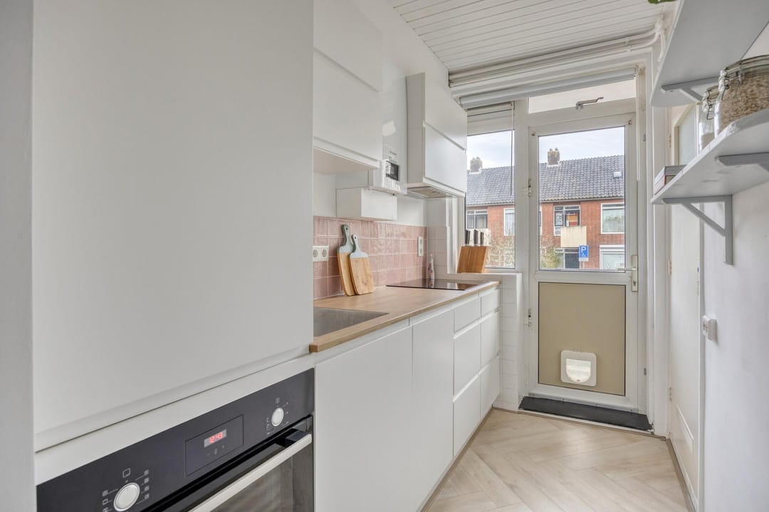 Photo 17 of Peter van Anrooystraat 31