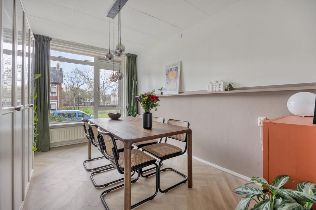 Photo 13 of Peter van Anrooystraat 31