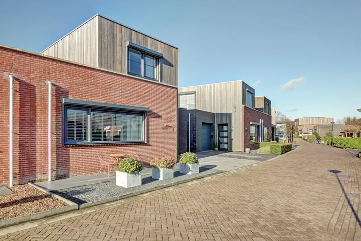 Foto 6 van De Grenadier 9