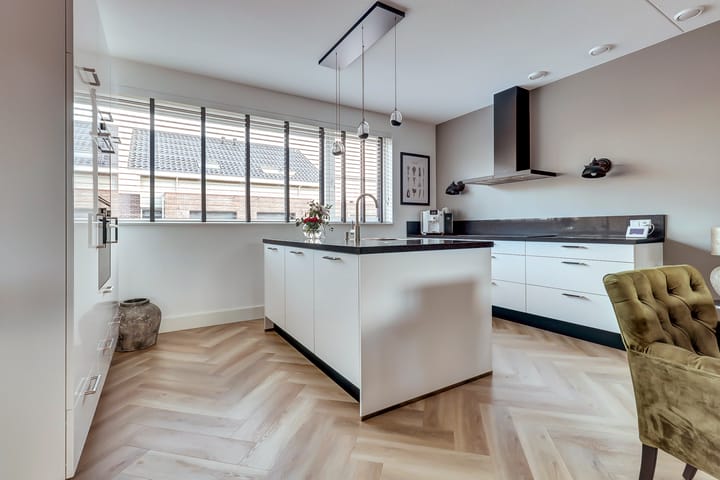 Foto 17 van De Grenadier 9