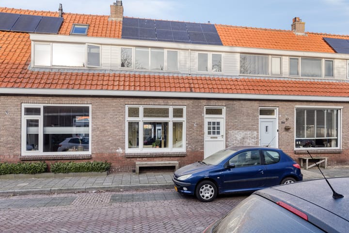 Photo 2 of Beatrixstraat 15