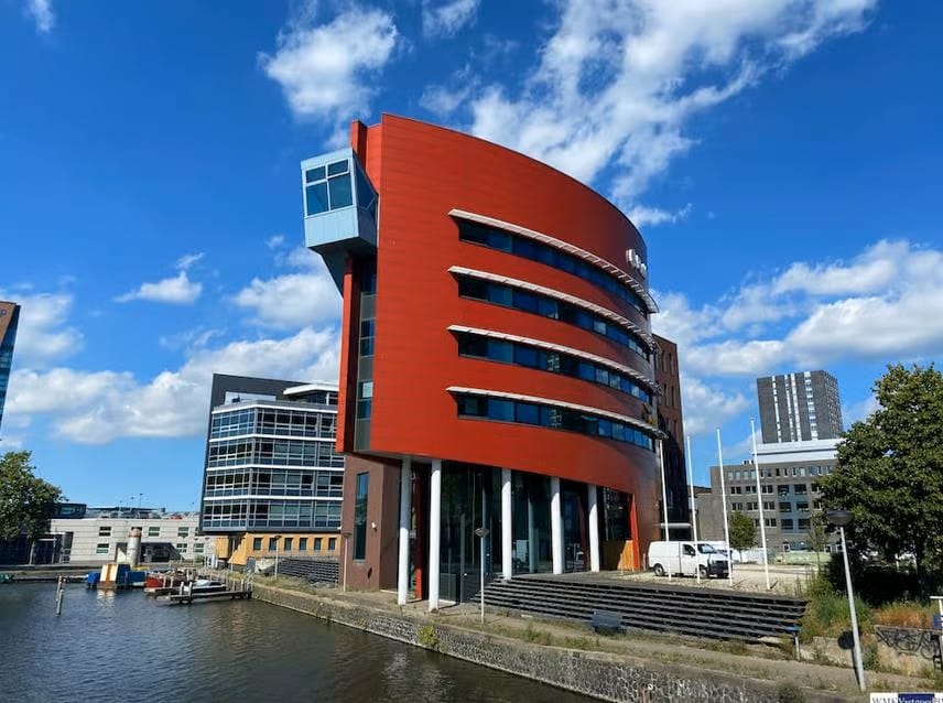 View photo 1 of Leeghwaterplein 45