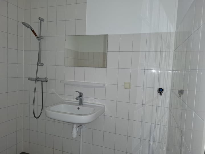 Foto 12 van Van Oosterzeestraat 43-A