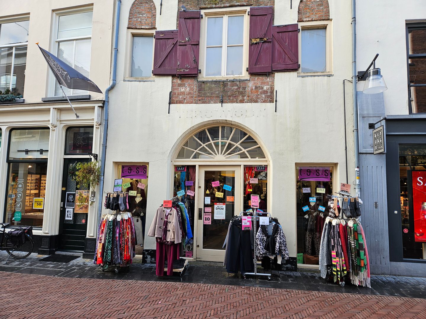 View photo 1 of Beukerstraat 32