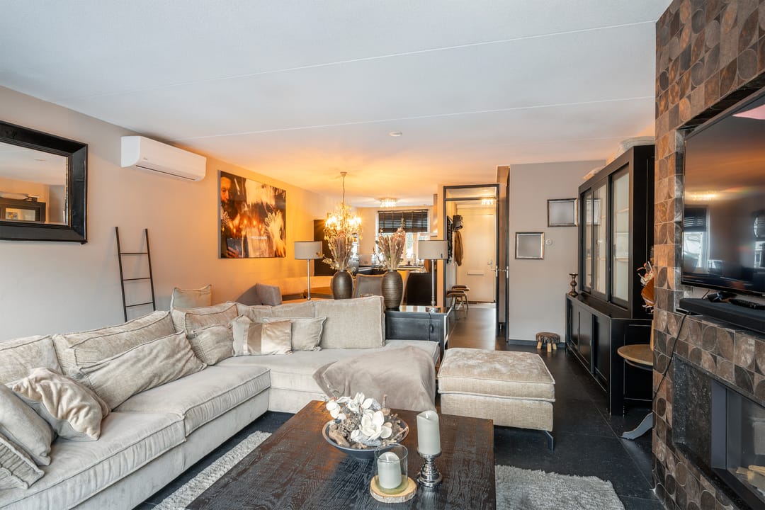 Photo 2 of Leen van der Houwenstraat 38