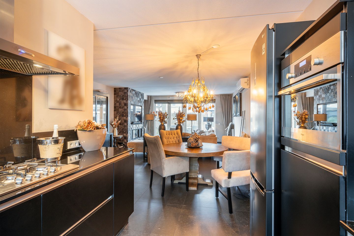 Photo 10 of Leen van der Houwenstraat 38