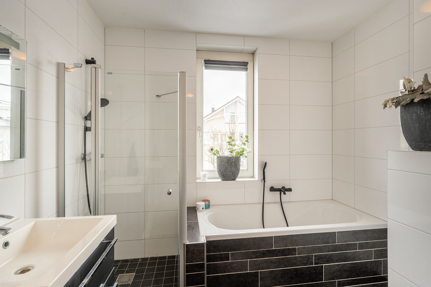 Photo 19 of Leen van der Houwenstraat 38