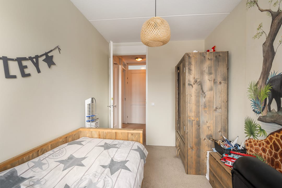 Photo 23 of Leen van der Houwenstraat 38